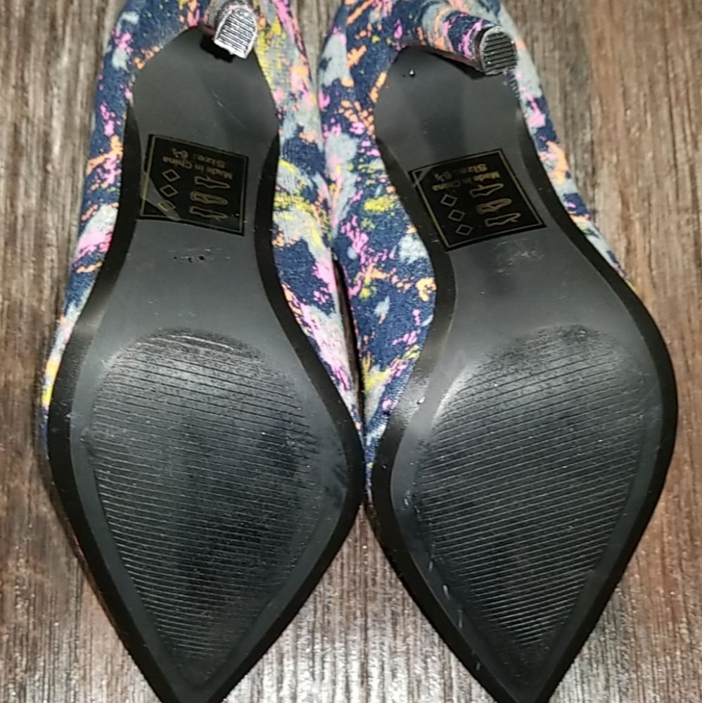 Shoes - Picture 4 of 4